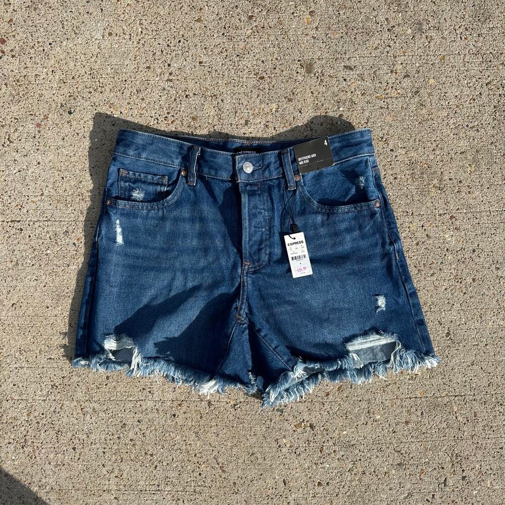 NWT WOMEN EXPRESS JEAN SHORTS BOYFRIEND (MIDID MID RISE FIT Buttonfly)